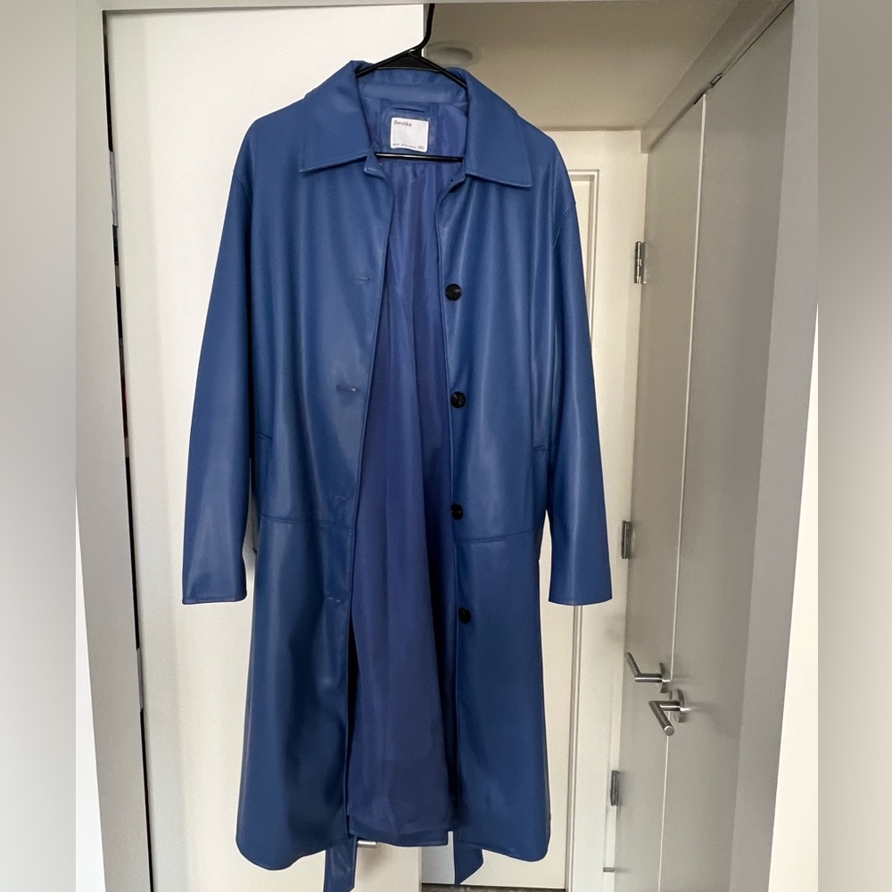 Bershka trench